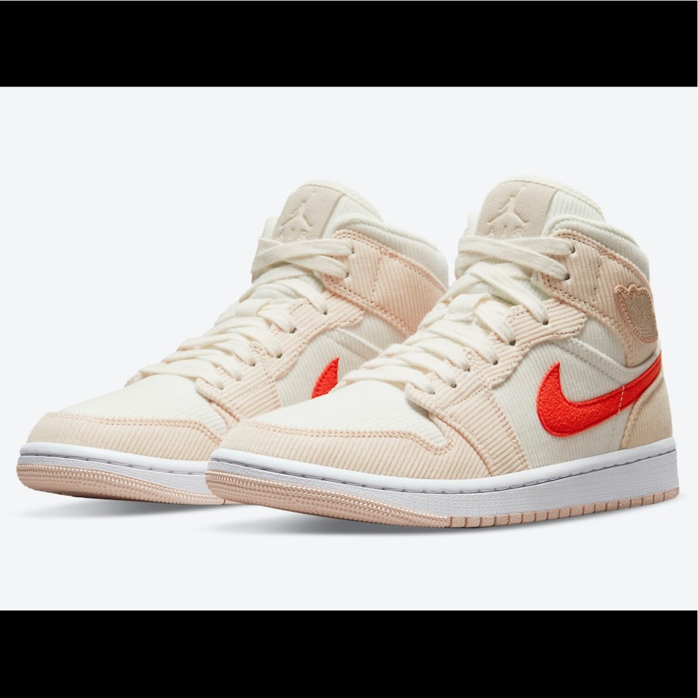 Jordan 1 Mid Corduroy Size 10W/8.5M